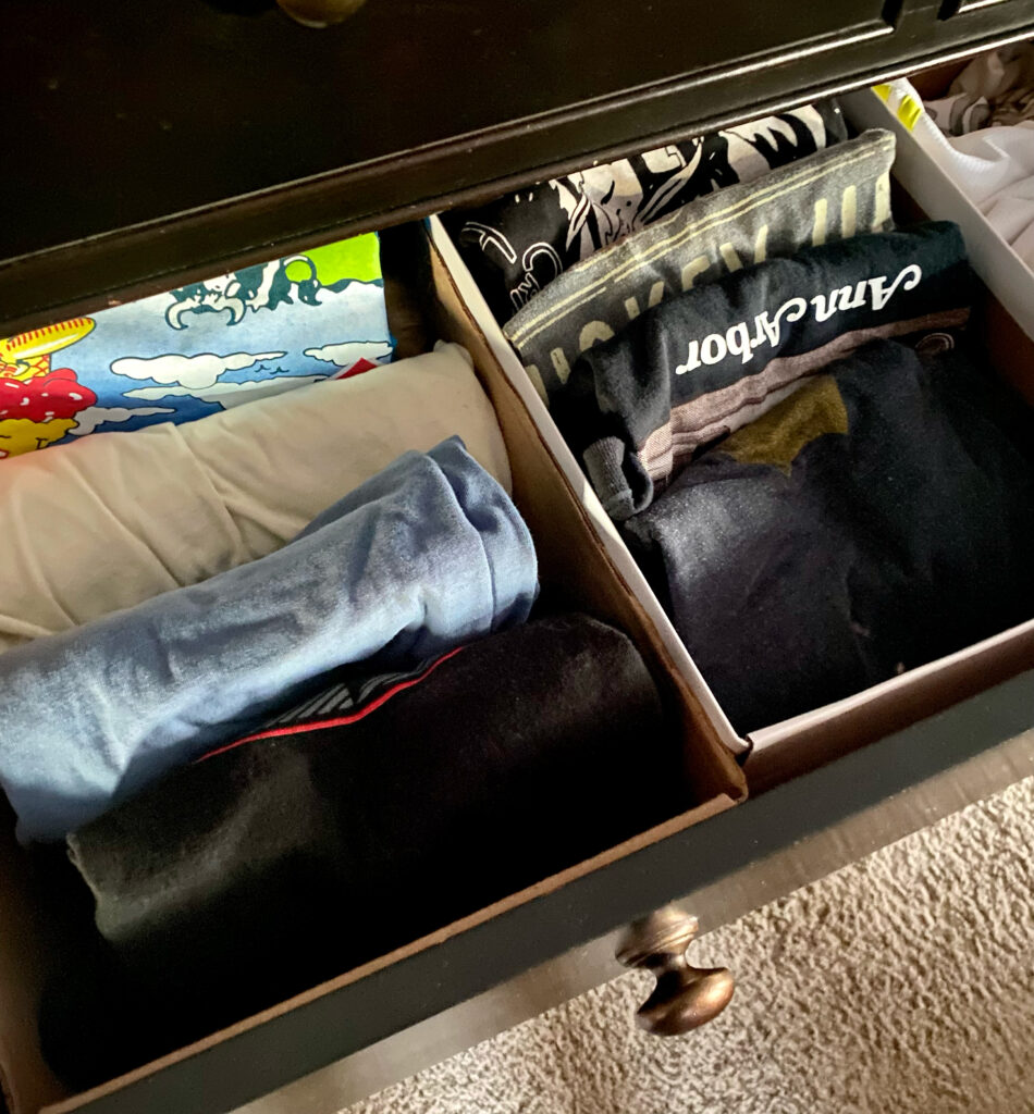 a picture of one of my drawers with vertical folding